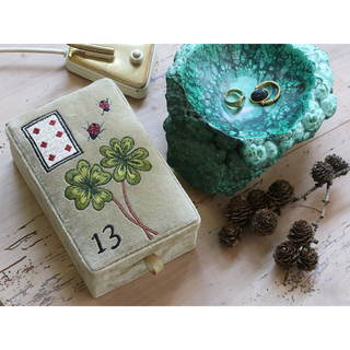 Boîte à bijoux velours - Trèfles